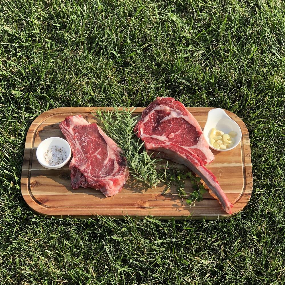 Zavis Green Acacia Wood Serving Rounded Cutting Board With Juice